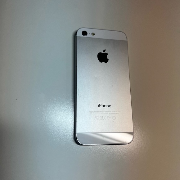 Apple iPhone 5 32GB in Silver  Unlocked Silver & Pink Screen - Picture 7 of 7